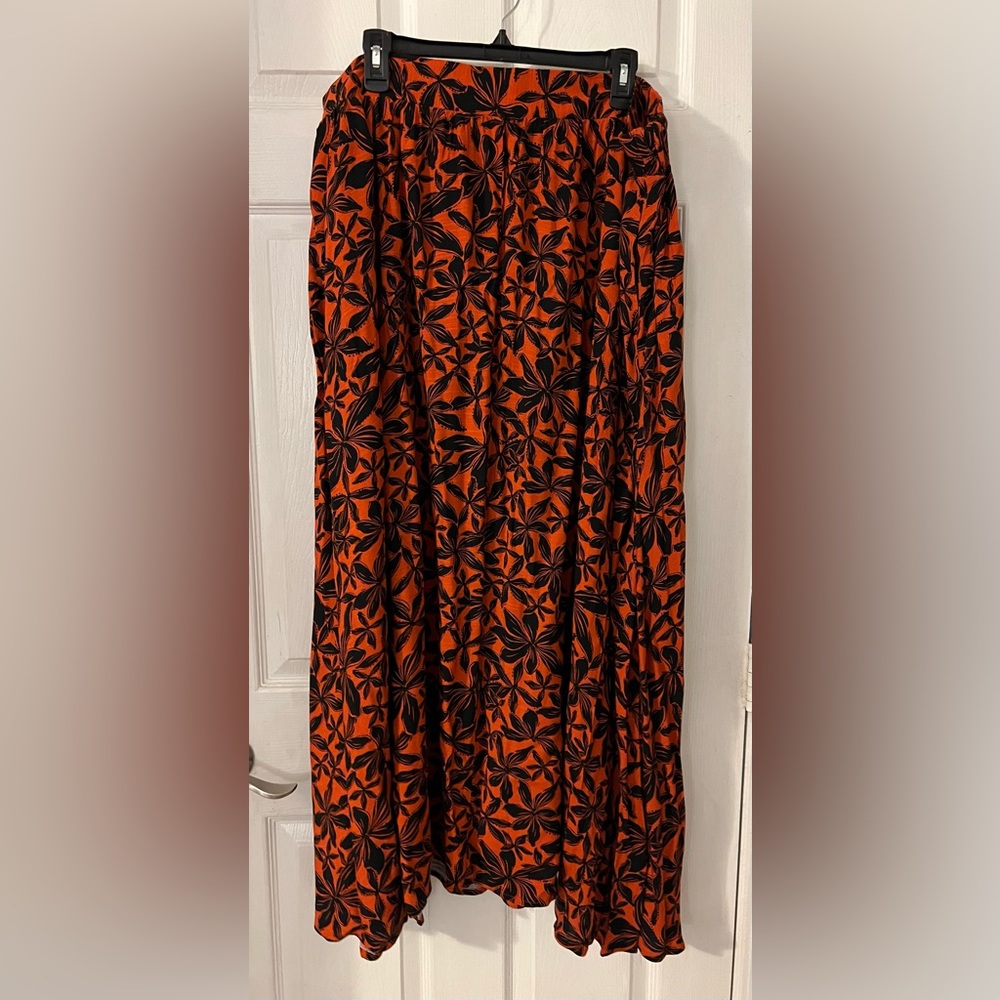 NWOT floor length skirt 1X